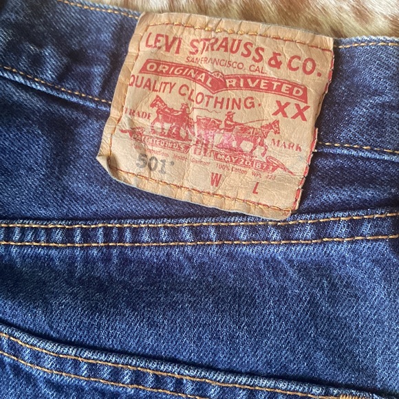 Levi’s 501 Knee Length Short - Picture 10 of 13